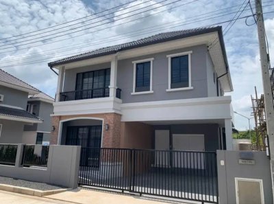 11R0362 ให้เช่าบ้านเดี่ยวสองชั้น 3ห้องนอน 3ห้องน้ำ ราคา 100,000/เดือน โซนเกาะแก้ว