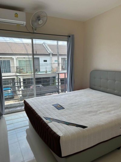 11R0370 ให้เช่าบ้านแฝดสองชั้น 3ห้องนอน 3ห้องน้ำ ราคา 27,000/เดือน โซนเกาะแก้ว