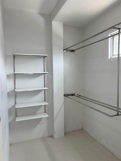 11R0370 ให้เช่าบ้านแฝดสองชั้น 3ห้องนอน 3ห้องน้ำ ราคา 27,000/เดือน โซนเกาะแก้ว