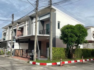 11R0371 ให้เช่าบ้านแฝดสองชั้น 3ห้องนอน 2ห้องน้ำ ราคา 28,000/เดือน โซนเกาะแก้ว