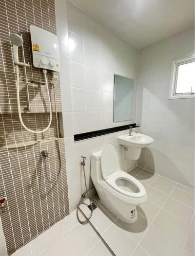 11R0371 ให้เช่าบ้านแฝดสองชั้น 3ห้องนอน 2ห้องน้ำ ราคา 28,000/เดือน โซนเกาะแก้ว