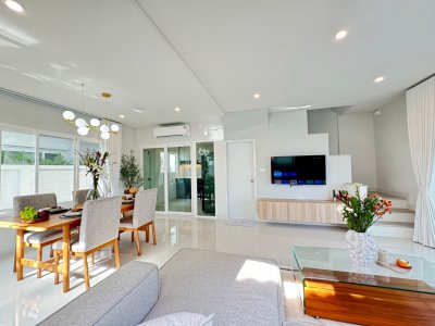 11R0380 ให้เช่าบ้านเดี่ยวสองชั้น 3ห้องนอน 2ห้องน้ำ ราคา 65,000/เดือน โซนเกาะแก้ว