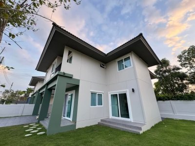 11R0411 ให้เช่าบ้านเดี่ยวสองชั้น 3 ห้องนอน 3 ห้องน้ำ ราคา 90,000/เดือน โซนเกาะแก้ว