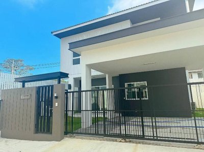 11R0414 ให้เช่าบ้านเดี่ยวสองชั้น 4 ห้องนอน 3 ห้องน้ำ ราคา 65,000/เดือน โซนเกาะแก้ว