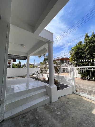 11R0416 This house for rent 3 bedroom 3 bathroom 45,000/month at kohkaew