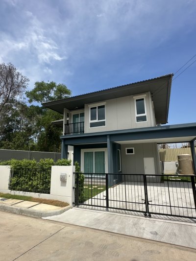 11R0423 This house for rent 4 bedroom 3 bathroom 90,000/month at kohkaew