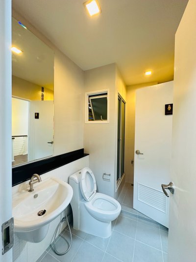 11R0430 ให้เช่าบ้านเดี่ยวสองชั้น 3 ห้องนอน 2 ห้องน้ำ ราคา 45,000/เดือน โซนเกาะแก้ว