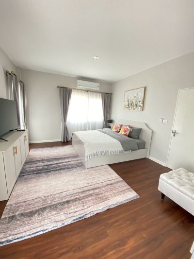 11R0435 ให้เช่าบ้านเดี่ยวสองชั้น 3 ห้องนอน 3 ห้องน้ำ ราคา 80,000/เดือน โซนเกาะแก้ว