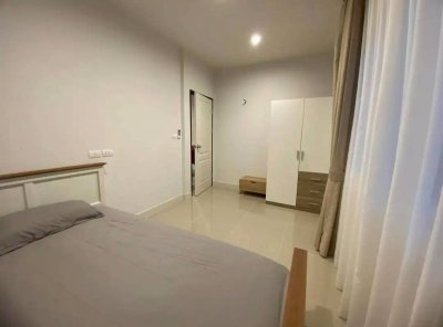11R0447 ให้เช่าบ้านเดี่ยวสองชั้น 3 ห้องนอน 2ห้องน้ำ ขนาด 50 ตรว ราคา 40,000/เดือน โซนเกาะแก้ว