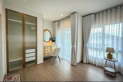 11R0448 ให้เช่าบ้านเดี่ยวสองชั้น 4 ห้องนอน 3 ห้องน้ำ ราคา 85,000/เดือน โซนเกาะแก้ว