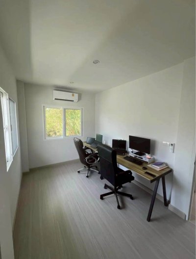 11R0450 ให้เช่าบ้านเดี่ยวสองชั้น 3 ห้องนอน 2 ห้องน้ำ ราคา 55,000/เดือน โซนเกาะแก้ว