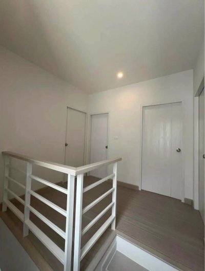 11R0450 ให้เช่าบ้านเดี่ยวสองชั้น 3 ห้องนอน 2 ห้องน้ำ ราคา 55,000/เดือน โซนเกาะแก้ว