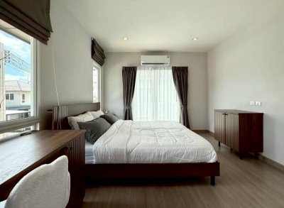 11R0453 ให้เช่าบ้านเดี่ยวสองชั้น 4 ห้องนอน 3 ห้องน้ำ ราคา 75,000/เดือน โซนเกาะแก้ว