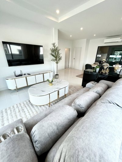 11R0456 ให้เช่าบ้านเดี่ยวสองชั้น 4 ห้องนอน 3 ห้องน้ำ ราคา 75,000/เดือน โซนเกาะแก้ว