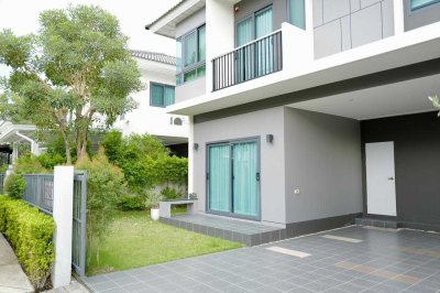 11R0460 ให้เช่าบ้านเดี่ยวสองชั้น 4 ห้องนอน 3 ห้องน้ำ ราคา 95,000/เดือน โซนเกาะแก้ว
