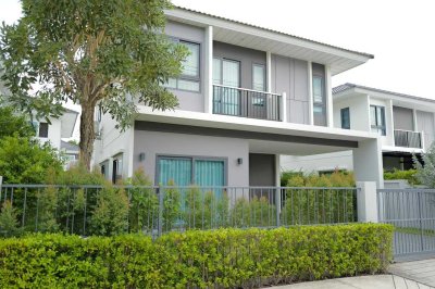 11R0460 ให้เช่าบ้านเดี่ยวสองชั้น 4 ห้องนอน 3 ห้องน้ำ ราคา 95,000/เดือน โซนเกาะแก้ว