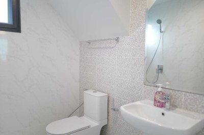 11R0460 ให้เช่าบ้านเดี่ยวสองชั้น 4 ห้องนอน 3 ห้องน้ำ ราคา 95,000/เดือน โซนเกาะแก้ว