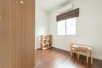 11R0478 ให้เช่าบ้านแฝดสองชั้น 3 ห้องนอน 2 ห้องน้ำ ราคา 32,000/เดือน โซนเกาะแก้ว