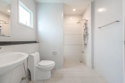 11R0478 ให้เช่าบ้านแฝดสองชั้น 3 ห้องนอน 2 ห้องน้ำ ราคา 32,000/เดือน โซนเกาะแก้ว