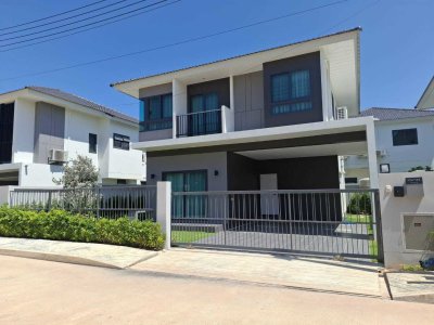 11R0479 ให้เช่าบ้านเดี่ยวสองชั้น 3 ห้องนอน 3 ห้องน้ำ ราคา 75,000/เดือน โซนเกาะแก้ว