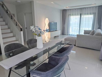11R0479 ให้เช่าบ้านเดี่ยวสองชั้น 3 ห้องนอน 3 ห้องน้ำ ราคา 75,000/เดือน โซนเกาะแก้ว