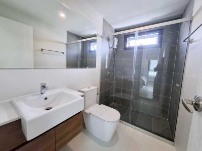 11R0480 ให้เช่าบ้านเดี่ยวสองชั้น 4 ห้องนอน 3 ห้องน้ำ ราคา 75,000/เดือน โซนเกาะแก้ว
