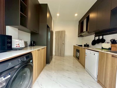 11R0481 This house for rent 4 bedroom 6 bathroom 180,000/month at kohkaew