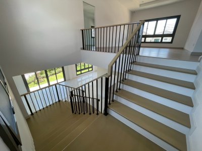 11R0482 ให้เช่าบ้านเดี่ยวสองชั้น 4 ห้องนอน 6 ห้องน้ำ ราคา 100,000/เดือน โซนเกาะแก้ว