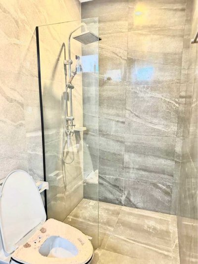 11R0486 ให้เช่าบ้านแฝดสองชั้น 2 ห้องนอน 2 ห้องน้ำ ราคา 25,000/เดือน โซนเกาะแก้ว