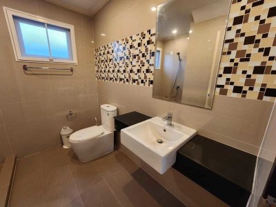 11R0492 ให้เช่าบ้านเดี่ยวสองชั้น 4 ห้องนอน 3 ห้องน้ำ ราคา 45,000/เดือน โซนเกาะแก้ว