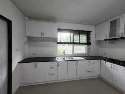 11R0492 ให้เช่าบ้านเดี่ยวสองชั้น 4 ห้องนอน 3 ห้องน้ำ ราคา 45,000/เดือน โซนเกาะแก้ว