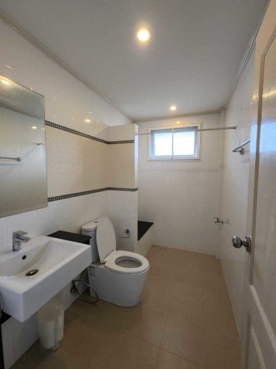 11R0492 ให้เช่าบ้านเดี่ยวสองชั้น 4 ห้องนอน 3 ห้องน้ำ ราคา 45,000/เดือน โซนเกาะแก้ว