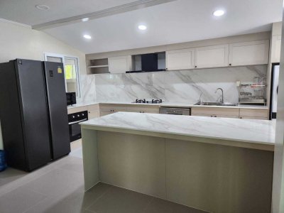 11R0493 ให้เช่าบ้านเดี่ยวสองชั้น 3 ห้องนอน 3 ห้องน้ำ ราคา 60,000/เดือน โซนเกาะแก้ว