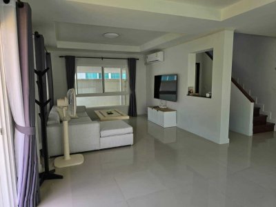 11R0493 ให้เช่าบ้านเดี่ยวสองชั้น 3 ห้องนอน 3 ห้องน้ำ ราคา 60,000/เดือน โซนเกาะแก้ว