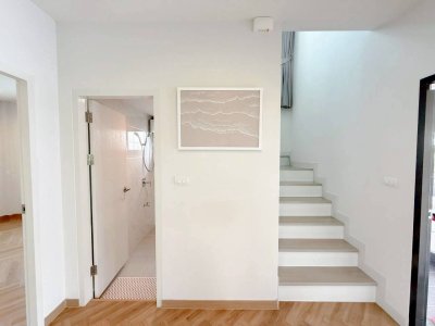 11R0494 ให้เช่าบ้านเดี่ยวสองชั้น 4 ห้องนอน 3 ห้องน้ำ ราคา 85,000/เดือน โซนเกาะแก้ว