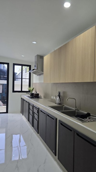 11R0509 ให้เช่า pool villa 4 ห้องนอน 3 ห้องน้ำ ราคา 110,000/เดือน โซนเกาะแก้ว