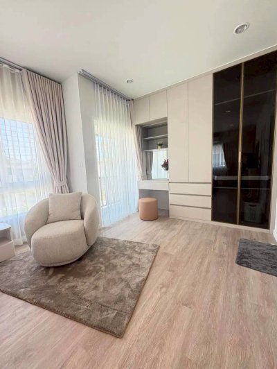 11R0519 ให้เช่าบ้านเดี่ยวสองชั้น 3 ห้องนอน 3 ห้องน้ำ ราคา 85,000/เดือน โซนเกาะแก้ว