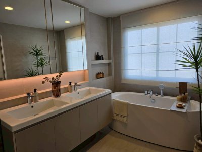 11R0520 ให้เช่าบ้านเดี่ยวสองชั้น 3 ห้องนอน 5 ห้องน้ำ ราคา 150,000/เดือน โซนเกาะแก้ว