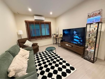 11R0525 ให้เช่าบ้านเดี่ยวสองชั้น 4 ห้องนอน 3 ห้องน้ำ ราคา 93,500/เดือน โซนเกาะแก้ว