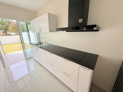 11R0537 This house for rent 3 bedroom 3 bathroom 80,000/month at kohkaew