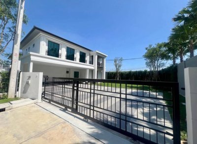 11R0544 This house for rent 4 bedroom 5 bathroom 160,000/month at kohkaew