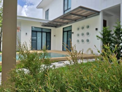 11R0546 ให้เช่า pool villa 3 ห้องนอน 3 ห้องน้ำ ราคา 95,000/เดือน โซนเกาะแก้ว