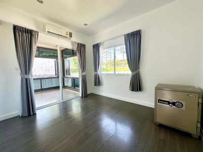 11S0081 ขายบ้านเดี่ยวสองชั้น 4 ห้องนอน 2 ห้องน้ำ ราคา 9,990,000 บาท โซนเกาะแก้ว