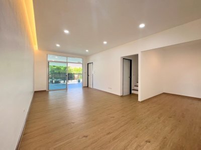 11S0082 This house for sale 3,190,000 bath 4 bedrooms 3 bathrooms location at kohkaew