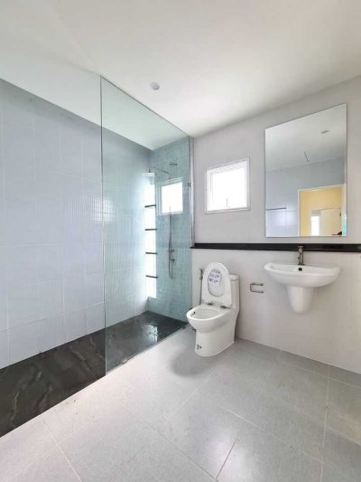 11S0085 ขายบ้านแฝดสองชั้น 4ห้องนอน 3ห้องน้ำ ราคา 4,800,000 บาท โซนเกาะแก้ว