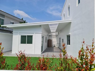 11S0085 ขายบ้านแฝดสองชั้น 4ห้องนอน 3ห้องน้ำ ราคา 4,800,000 บาท โซนเกาะแก้ว