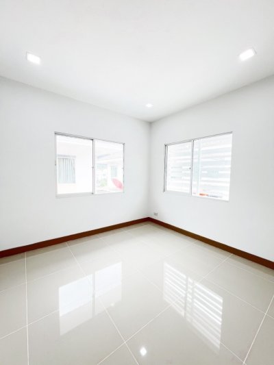 11S0096 House for sale 5,990,000 baht 3 bedroom 2 bathroom located at kohkaew