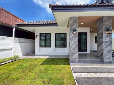 11S0131 ขายบ้านแฝดสองชั้น ราคา 5,280,000 บาท 3 ห้องนอน 2 ห้องน้ำ โซนเกาะแก้ว