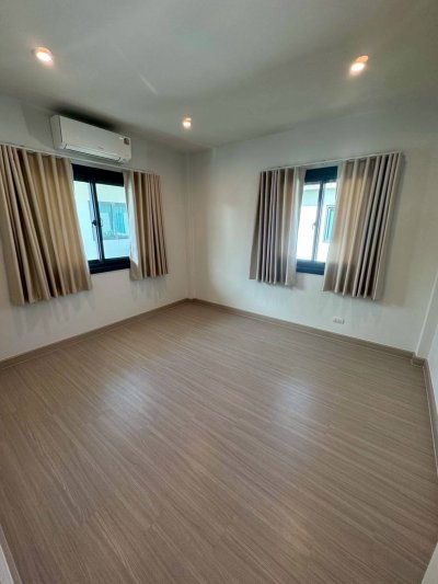 11S0137 ขายบ้านเดี่ยวสองชั้น ราคา 8,990,000 บาท 4 ห้องนอน 3 ห้องน้ำ โซนเกาะแก้ว