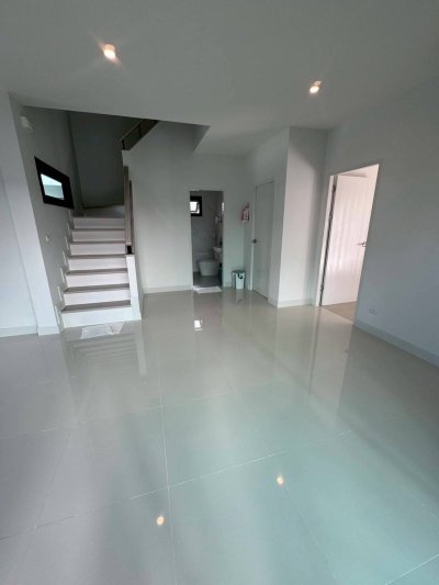 11S0137 ขายบ้านเดี่ยวสองชั้น ราคา 8,990,000 บาท 4 ห้องนอน 3 ห้องน้ำ โซนเกาะแก้ว